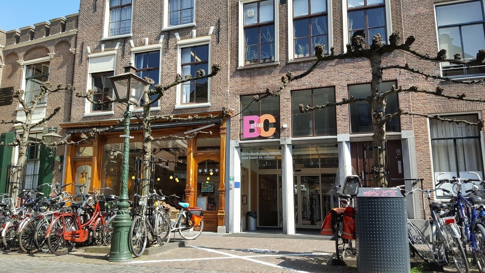 BplusC Bibliotheek Nieuwstraat: A Work-Friendly Place In Leiden